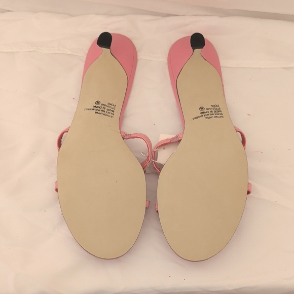 Isaac Mizrahi Pink Floral Sandals - Picture 4 of 5